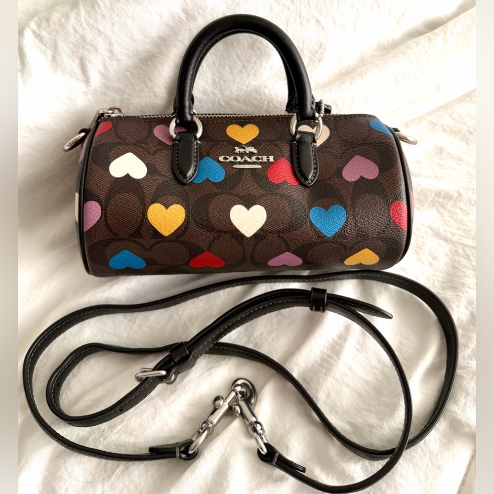 đź‘‘âś…PRICE FIRMâś…COACH Multicolor Heart Print Barrell Crossbody Bag. NWOT - Picture 14 of 17